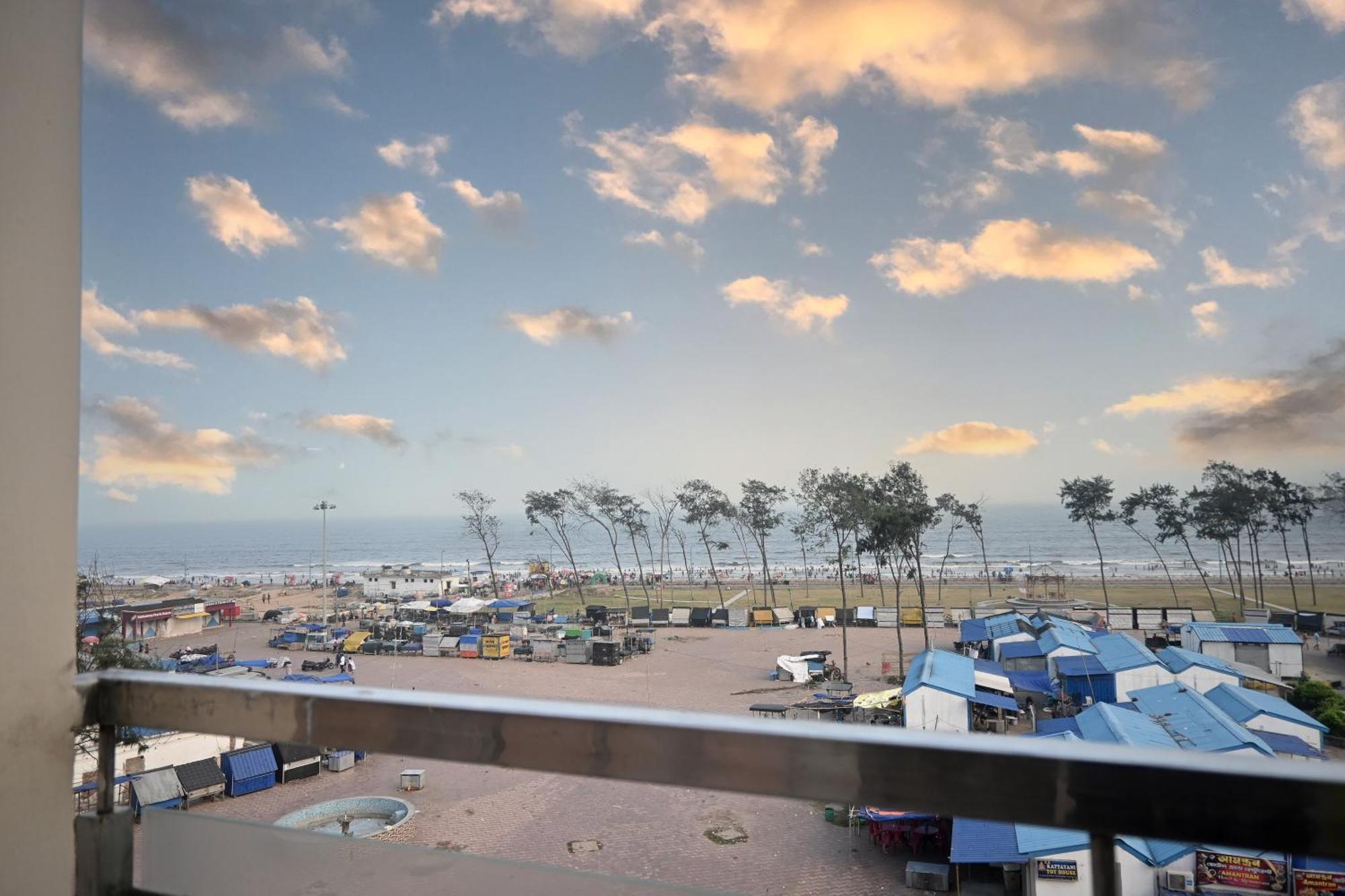 Royal Sea View !! Beach Front With Free Wifi !! 디가 외부 사진