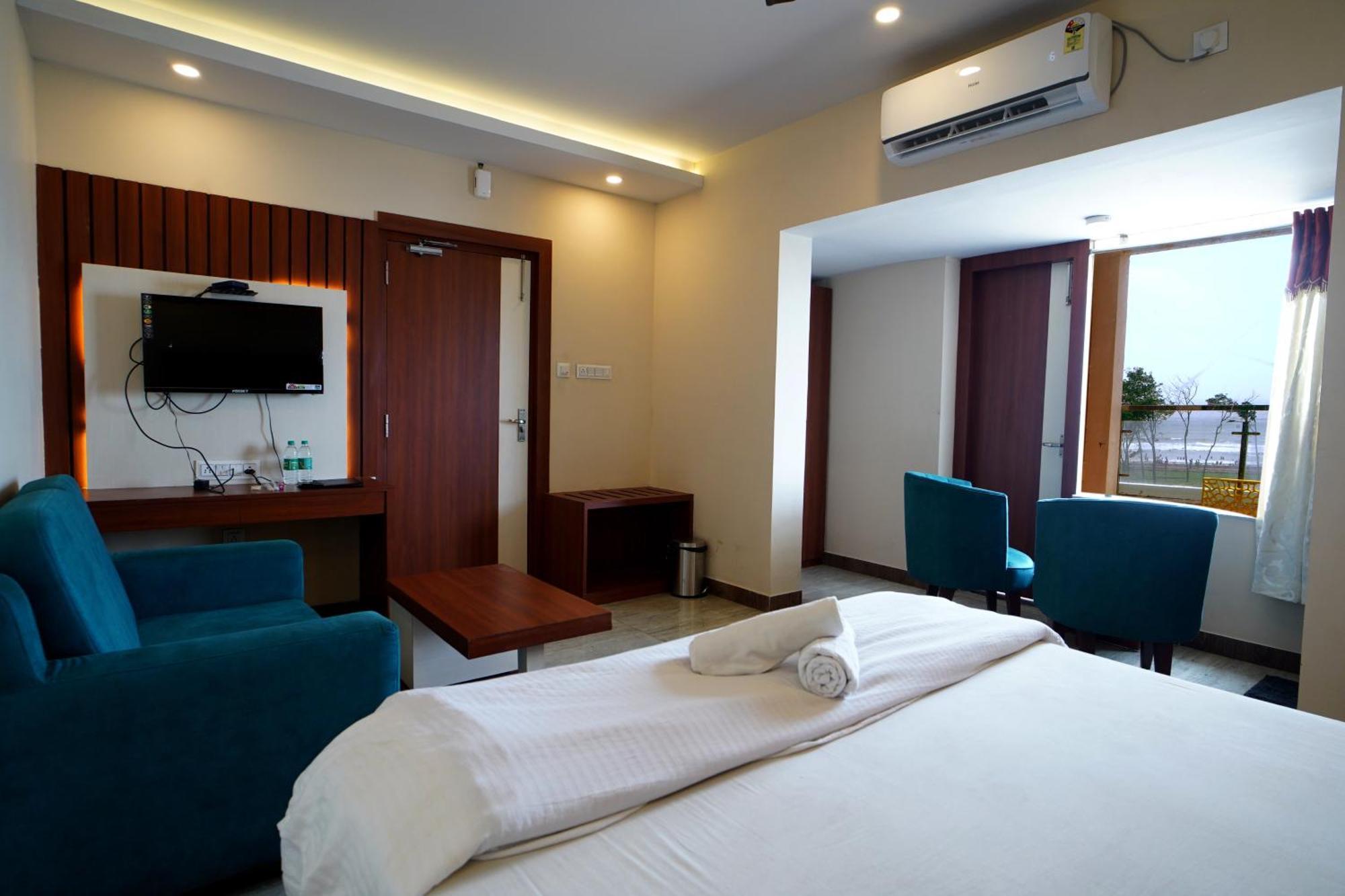 Royal Sea View !! Beach Front With Free Wifi !! 디가 외부 사진