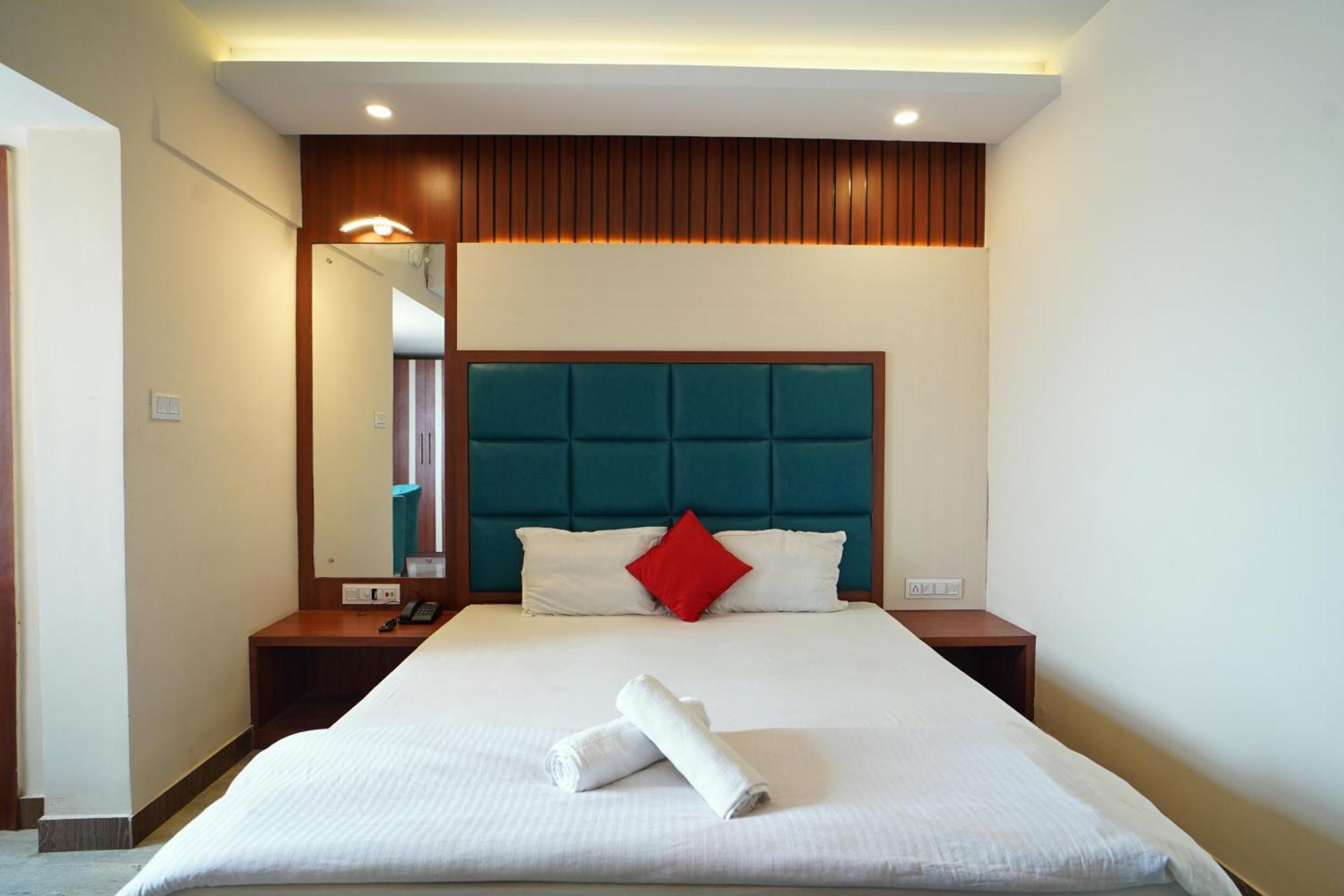 Royal Sea View !! Beach Front With Free Wifi !! 디가 외부 사진
