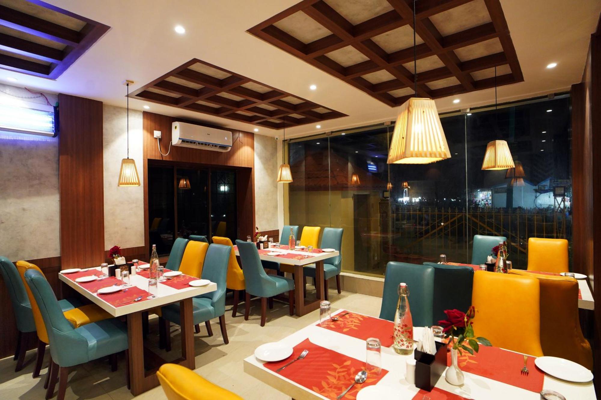 Royal Sea View !! Beach Front With Free Wifi !! 디가 외부 사진