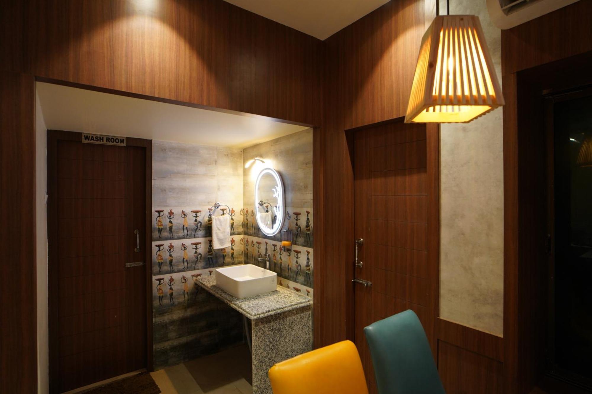Royal Sea View !! Beach Front With Free Wifi !! 디가 외부 사진