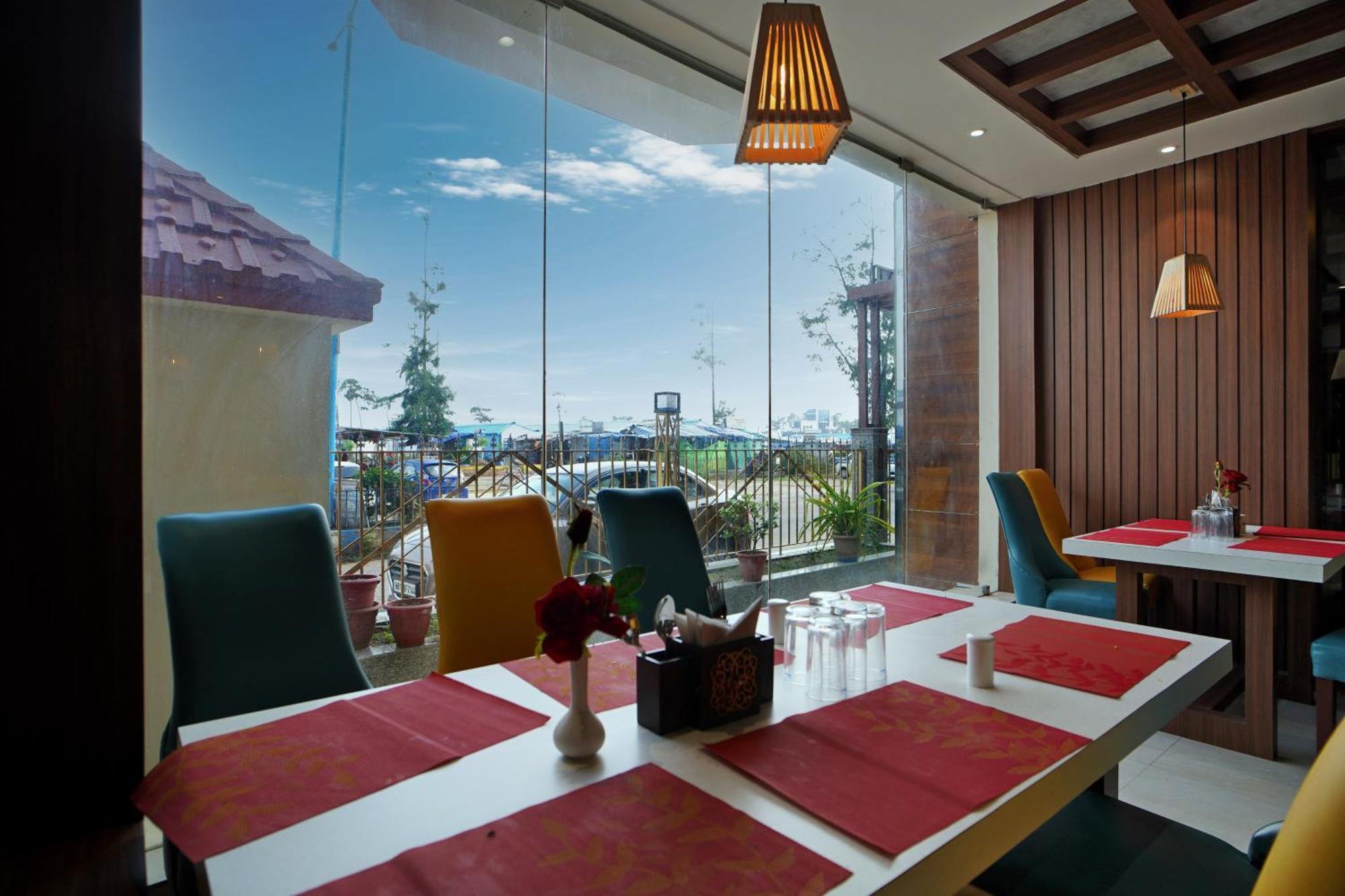 Royal Sea View !! Beach Front With Free Wifi !! 디가 외부 사진
